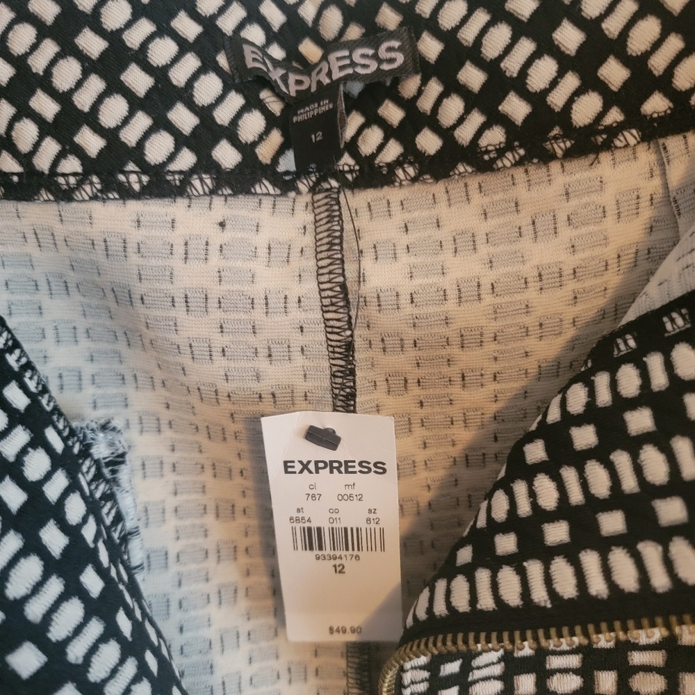 NWT Black & white mini Express brand size 12
